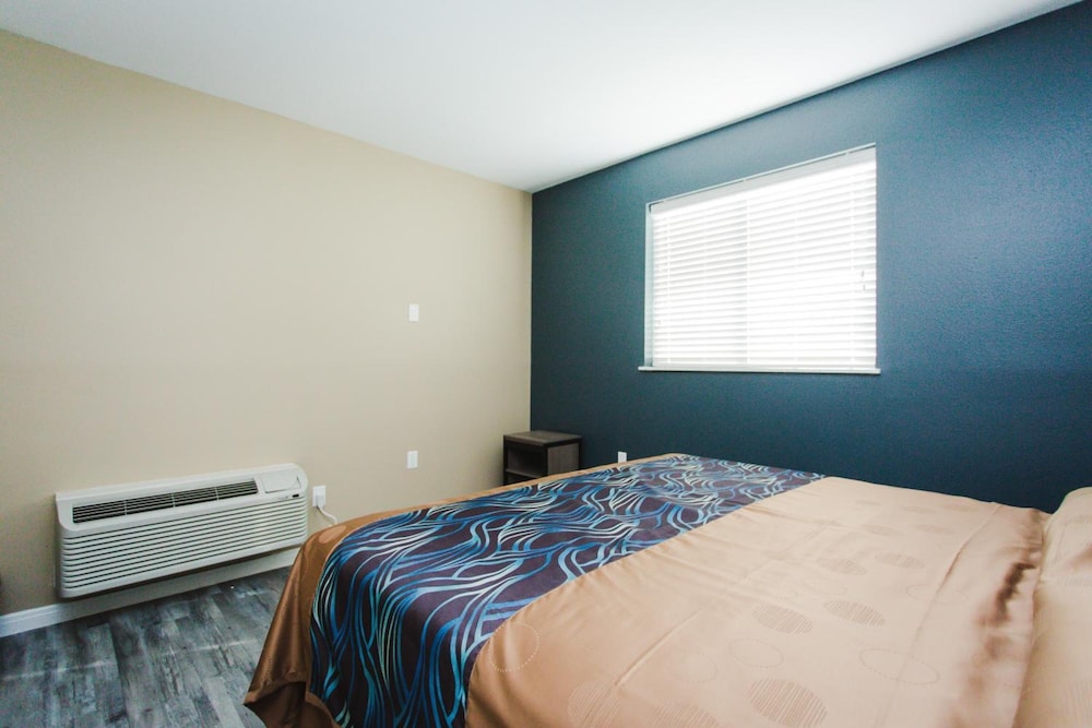 Budget Host Inn and Suites - photo 16