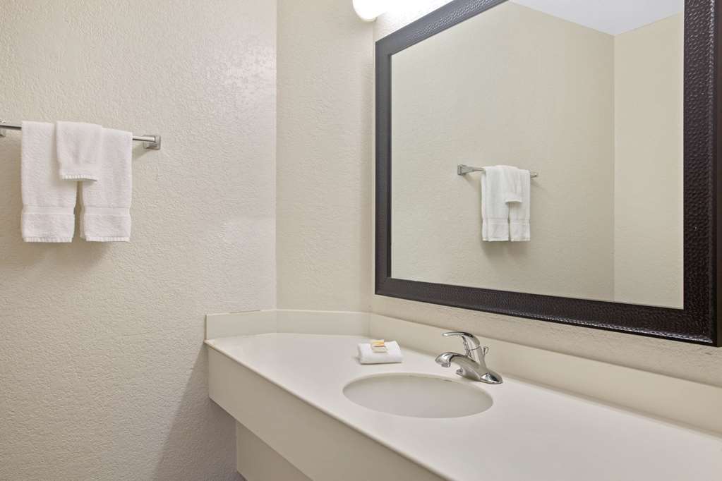 La Quinta Inn by Wyndham San Marcos - photo 36