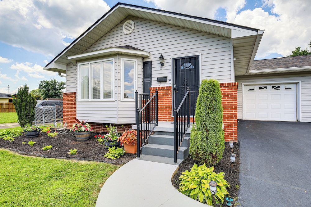 Retreat with Fenced Backyard in Kingsport in Kingsport, United States