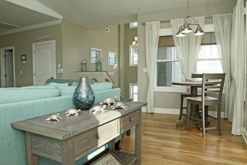Porpoise Driven Life by Oak Island Accommodations - photo 7
