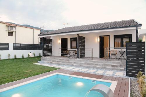 EliGio Luxury Suites in Asprovalta, Greece