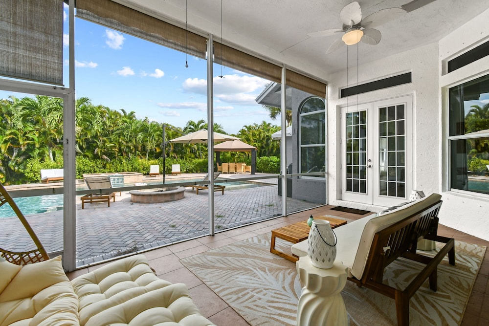 Why Is Everyone Obsessed With This House — 4-Star Luxury Hotel in Loxahatchee Groves, United States