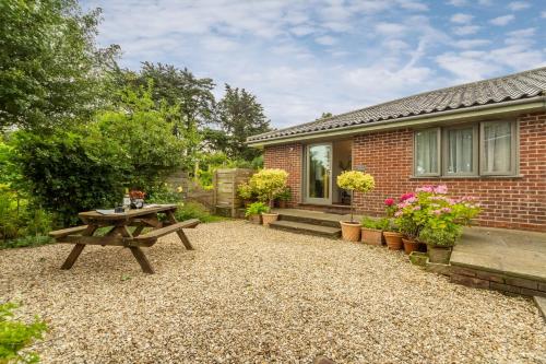 Stiffkey Hideaway - carbon neutral hotel in Unknown City