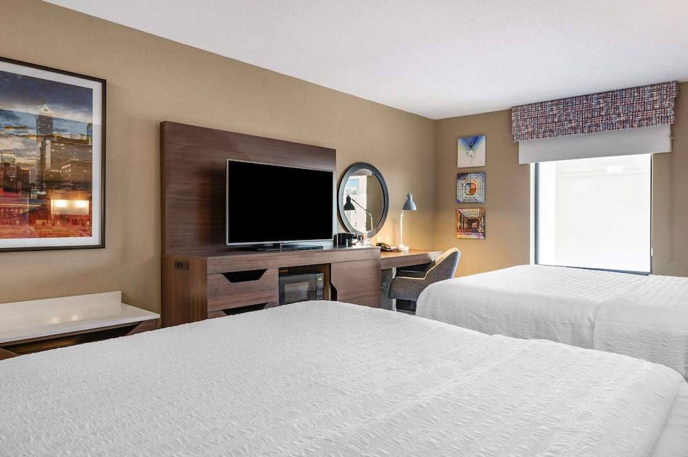 Hampton Inn Greenfield - photo 26