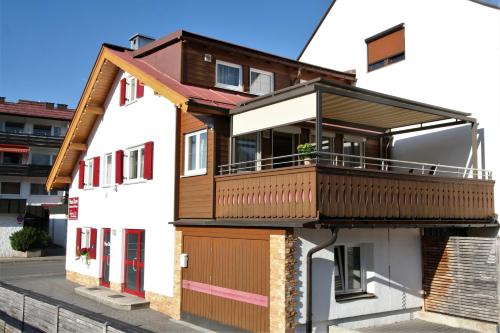 Alpenflair Ferienwohnungen Haus Doris — 4-Star Luxury Hotel in Oberstdorf, Germany
