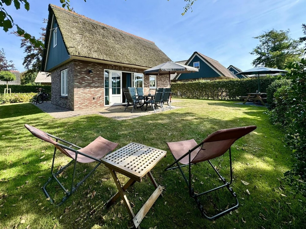 Lavish villa close to sea beach forest — 4-Star Luxury Hotel in Schagen, Netherlands