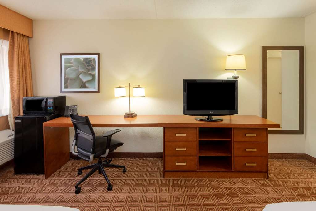 La Quinta Inn by Wyndham Minneapolis Airport Bloomington - photo 48