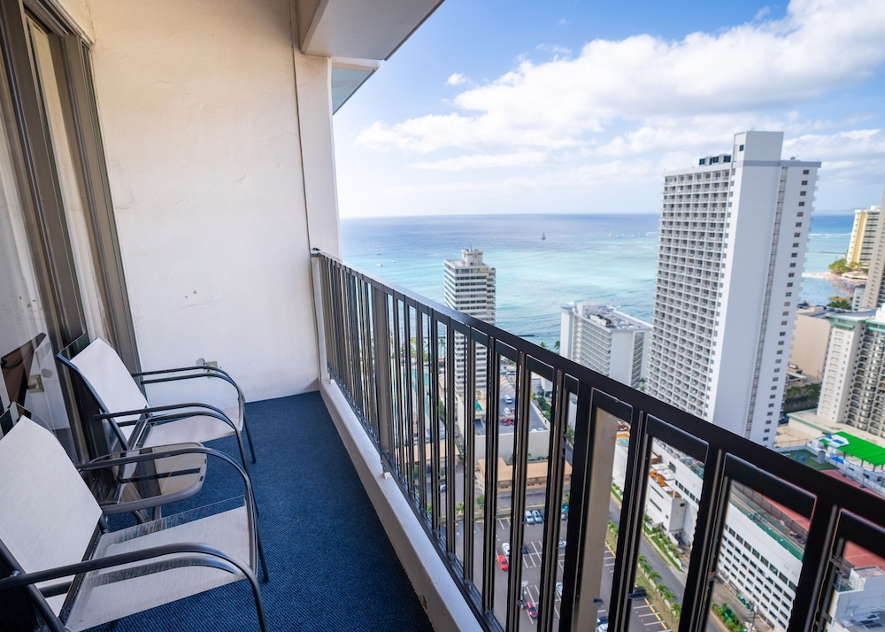Waikiki Banyan Condo Located One Block From Waikiki Beach by Koko Resort Vacation Rentals - photo 151