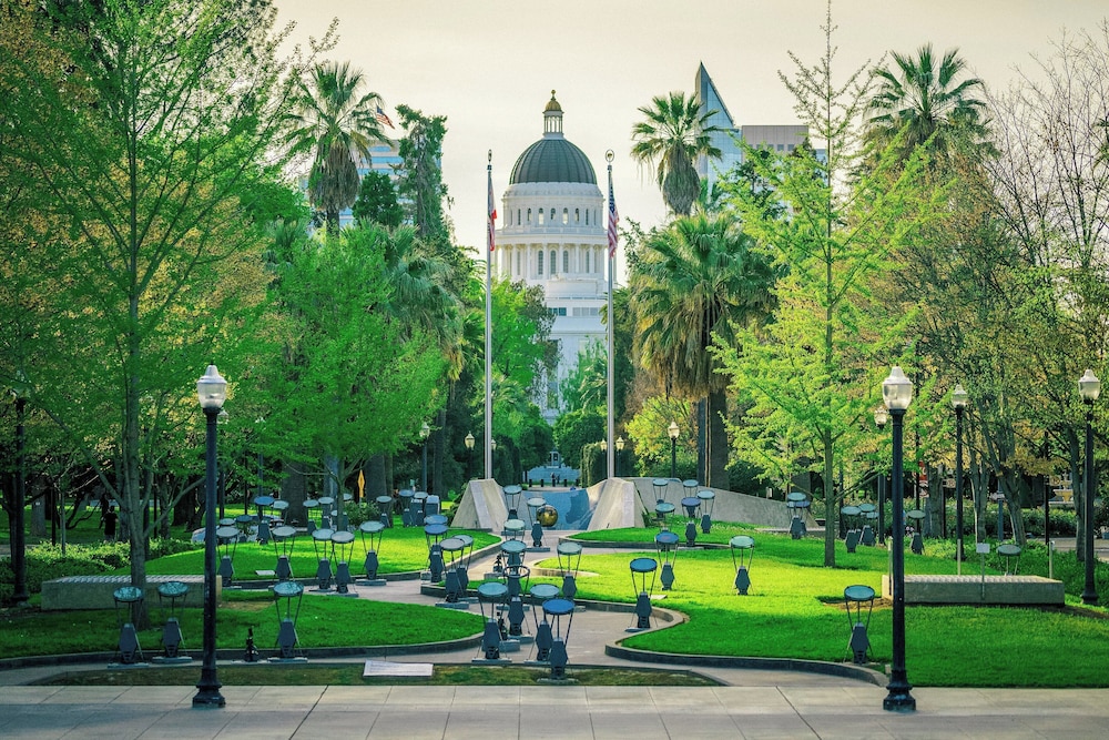 Holiday Inn Sacramento Downtown Arena by IHG - photo 63
