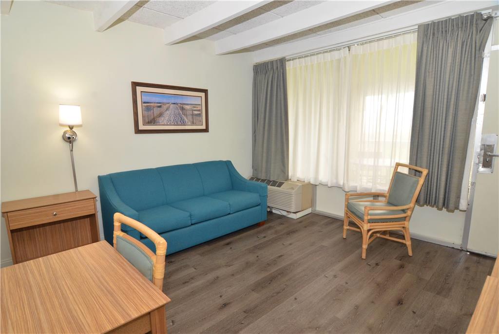 Days Inn & Suites by Wyndham Jekyll Island - photo 19