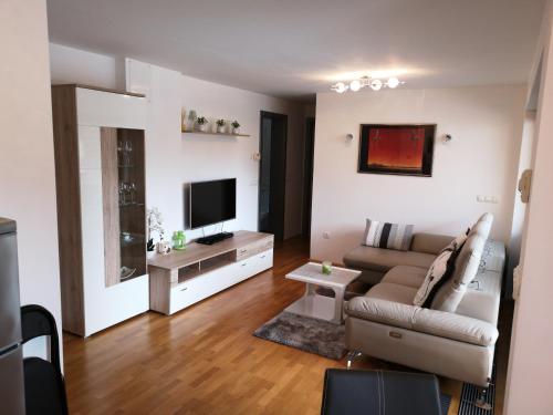 Apartma Lucijana — 4-Star Luxury Hotel in Mojstrana, Slovenia