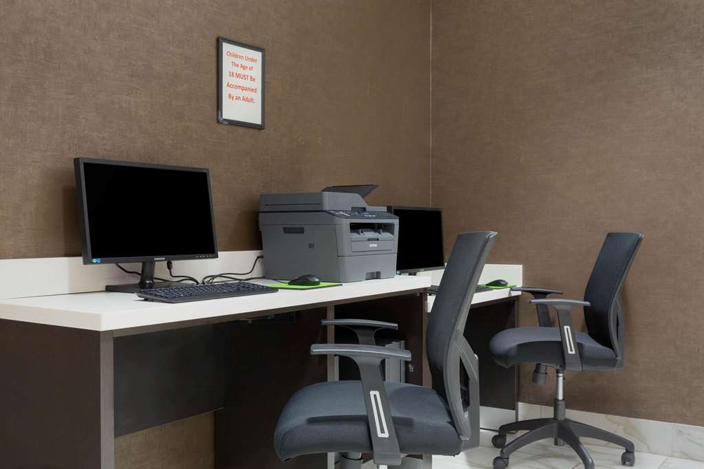 La Quinta Inn & Suites by Wyndham Branson - photo 31