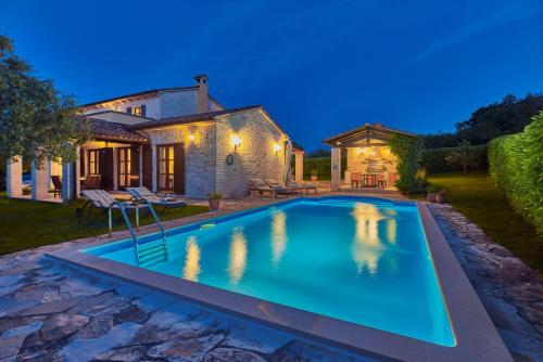 Villa Sujevic — 4-Star Luxury Hotel in Motovun, Croatia