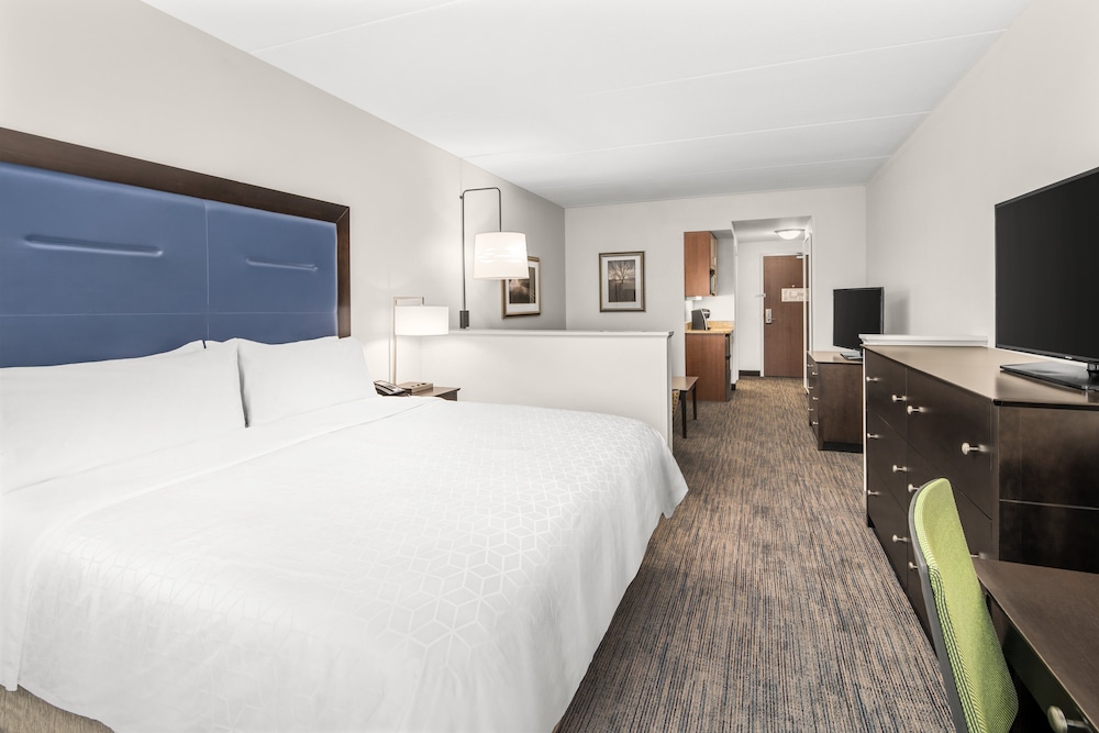 Holiday Inn Express & Suites Wilmington Newark by IHG - photo 12