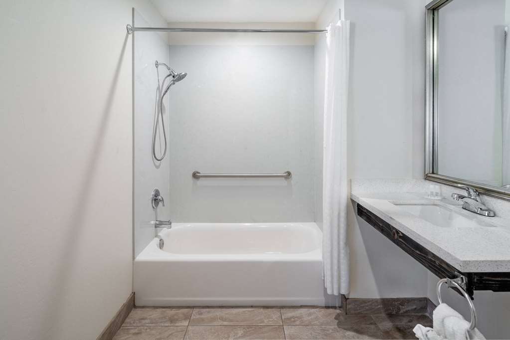 Super 8 by Wyndham Bakersfield CA - photo 30