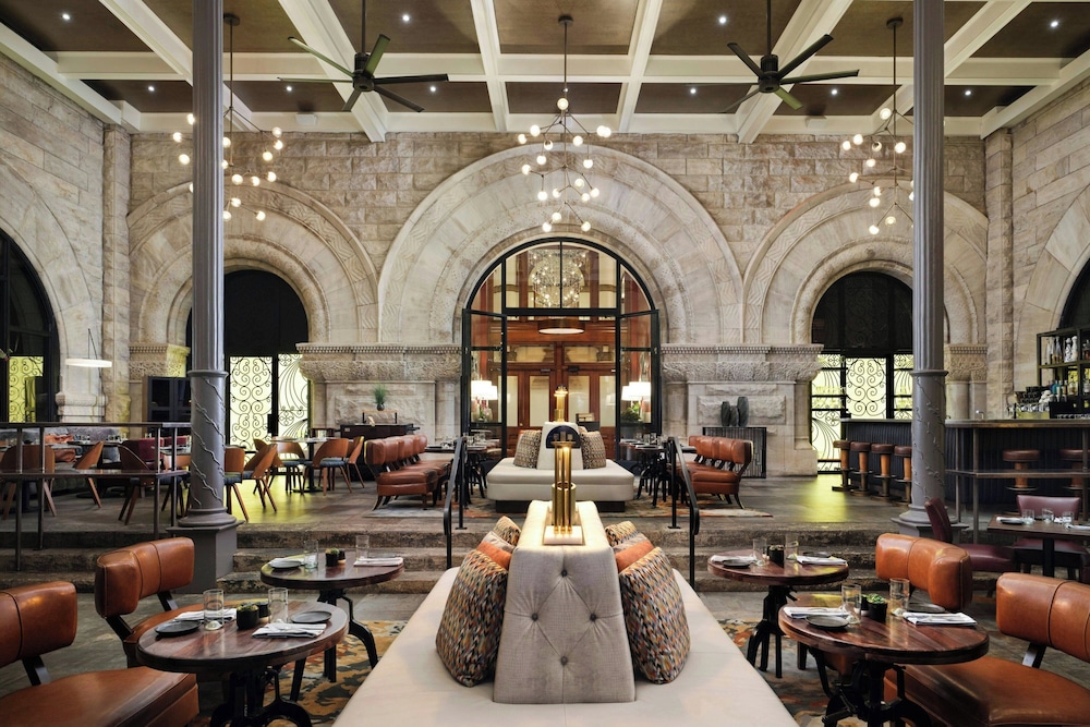 The Union Station Nashville Yards Autograph Collection - photo 83