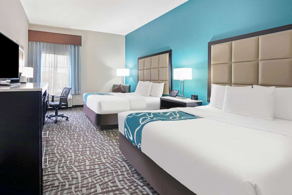 La Quinta Inn & Suites by Wyndham Paris - photo 11