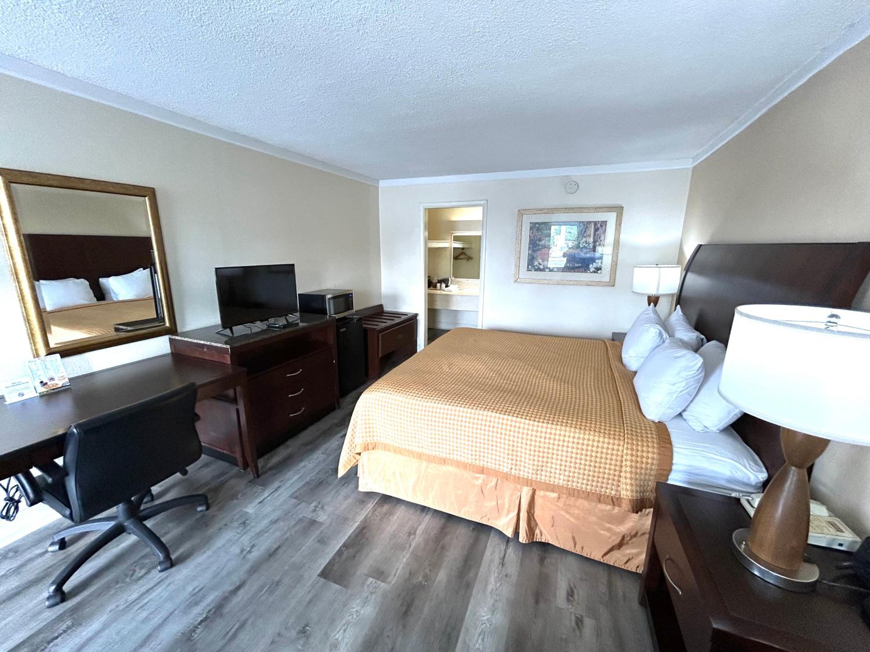 Relax Inn Perry - photo 7