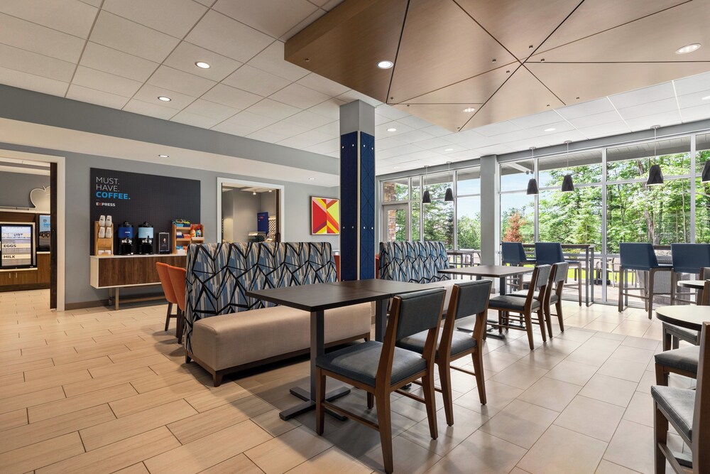 Holiday Inn Express and Suites Rhinelander by IHG - photo 49