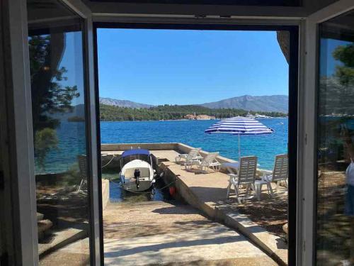 Seafront Studio Apartment Villa Laura — 4-Star Luxury Hotel in Korcula, Croatia