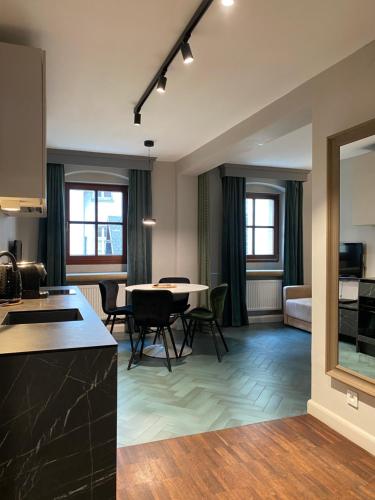 Arte locum Apartamenty przy Rynku — 4-Star Luxury Hotel in Wroclaw, Poland