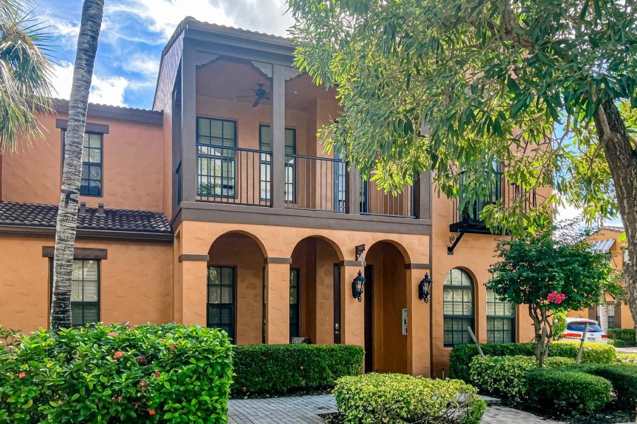 Shady Palm Villa — 4-Star Luxury Hotel in Naples, United States