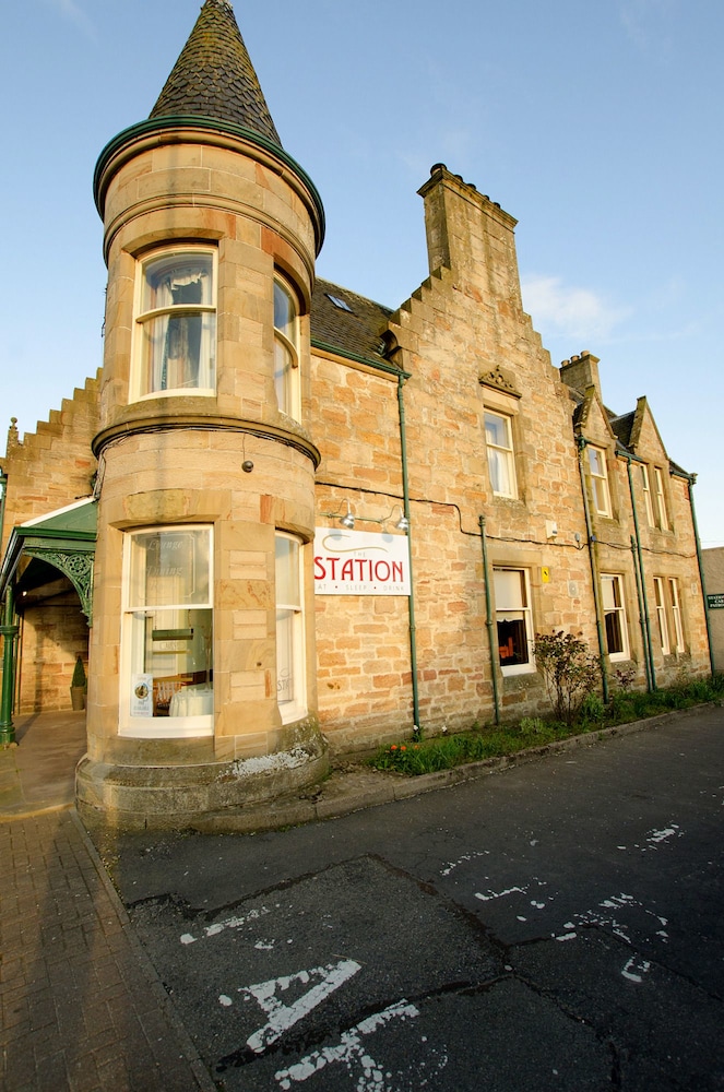The Station Hotel — 4-Star Luxury Hotel in Alness, United Kingdom