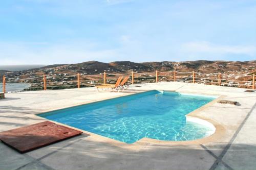 Charming House in Paros 90 m with Shared Pool — 4-Star Luxury Hotel in Paros, Greece
