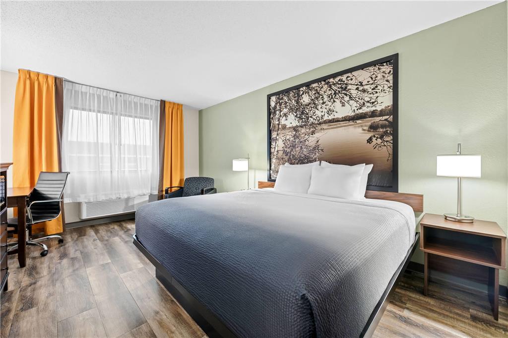 Super 8 by Wyndham Alexandria MN - photo 22