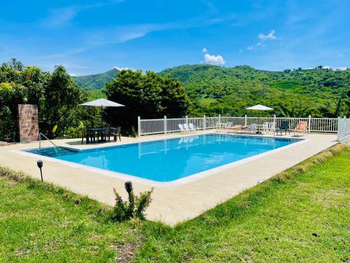 Casa campestre La Victoria Villa privada — 4-Star Luxury Hotel in Tocaima, Colombia
