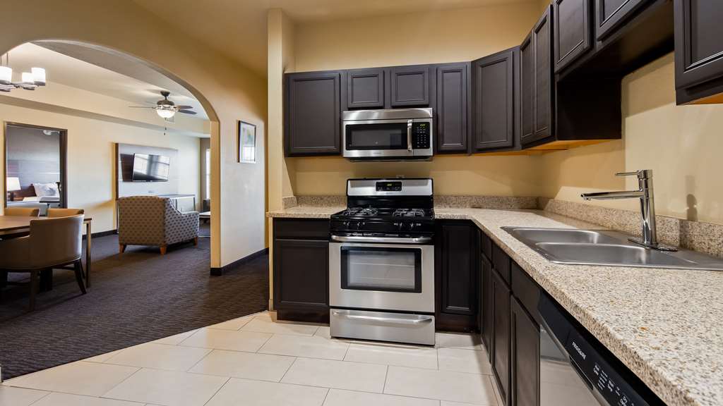 Best Western Plus Hill Country Suites - photo 14