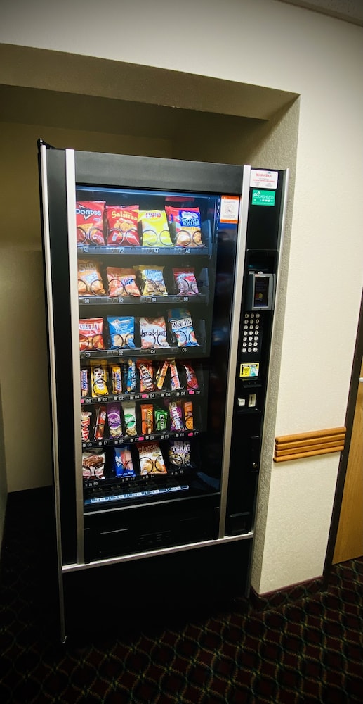 Herington Inn & Suites - photo 23