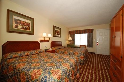 Motorsports Inn and Suites - photo 4