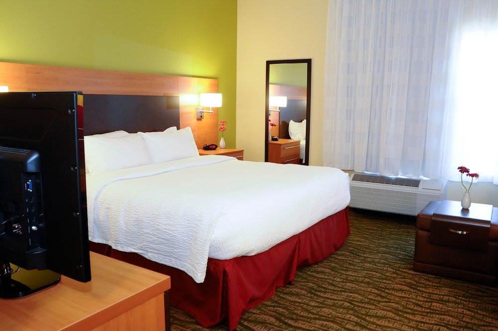TownePlace Suites Redding - photo 6