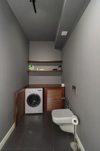 Mtatsminda Cozy Apt: Central & Comfy By Wehost