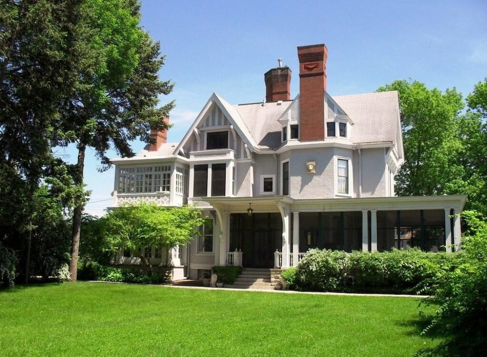 Alexander Mansion Bed and Breakfast - featured photo