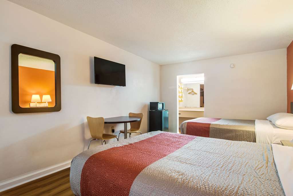 Motel 6 Warner Robins GA - photo 5