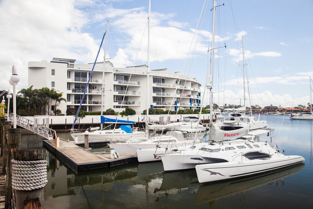 Bluewater Point Resort - last minute hotel in Minyama
