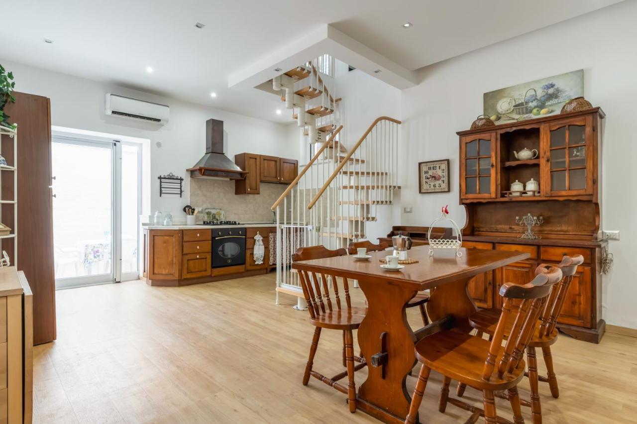 Spacious Coastal Apartment in Aci Castello — 4-Star Luxury Hotel in Aci Trezza, Italy