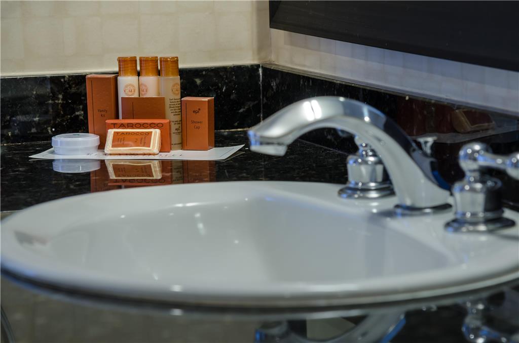 Beacon Hotel & Corporate Quarters - photo 34