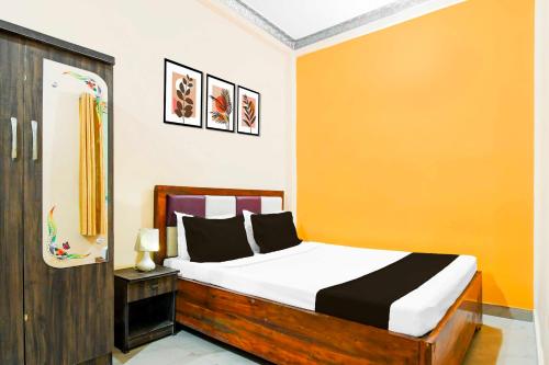 Collection O Jagannatha Temple Paschim Dwar in Puri, India