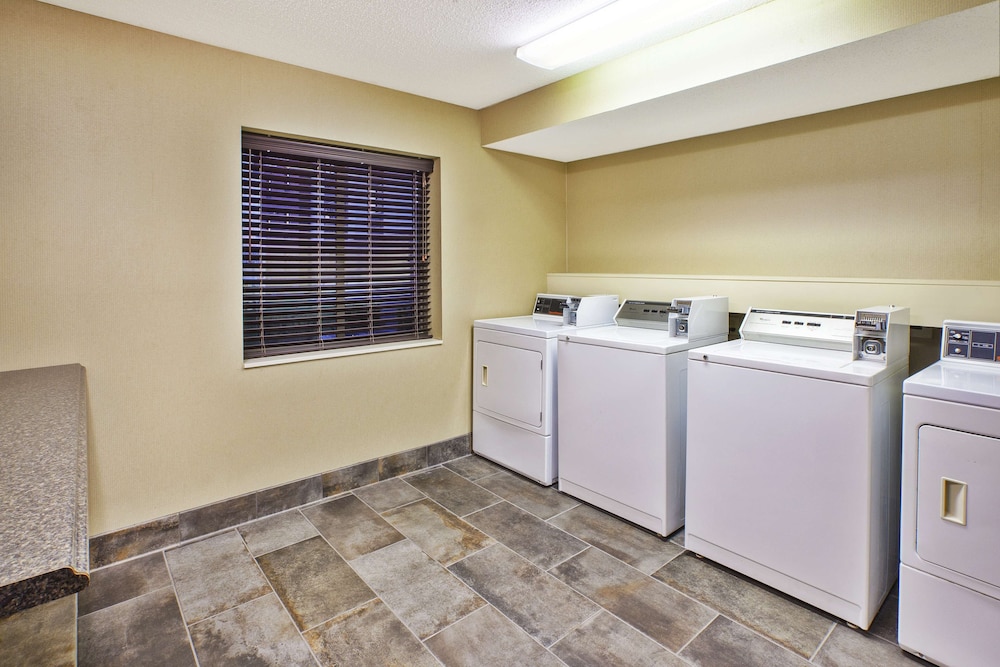 Hampton Inn Gaylord - photo 15