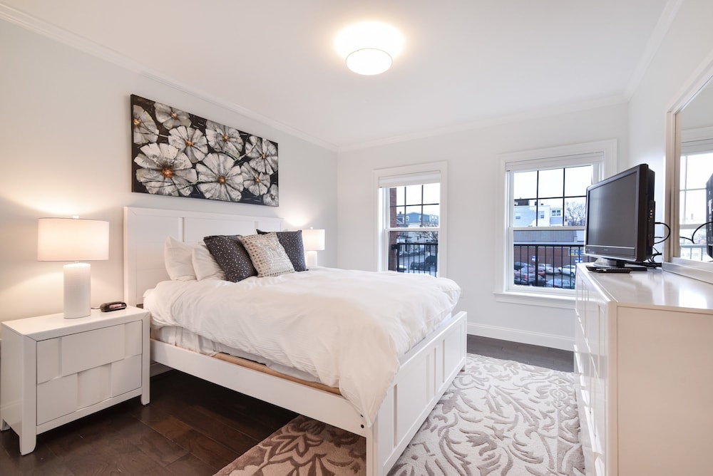 Global Luxury Suites at South Boston - photo 13
