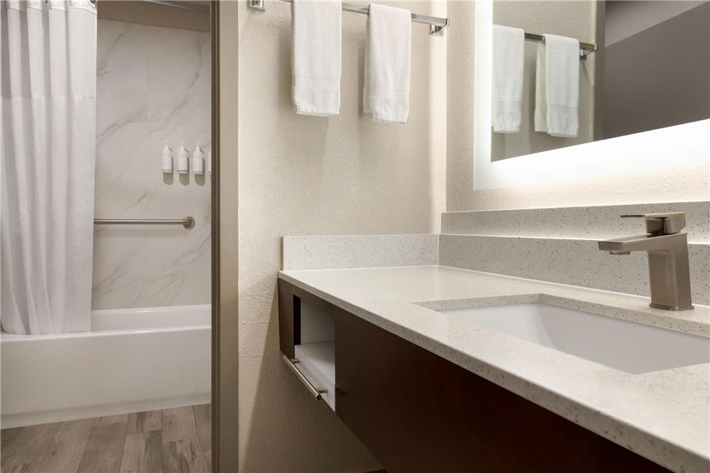Days Inn by Wyndham Suites Fredericksburg - photo 9