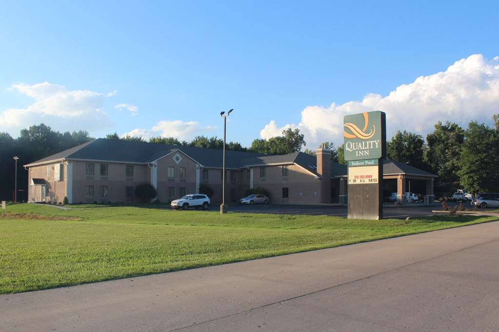 Quality Inn North Vernon near Hwy 50 - photo 3