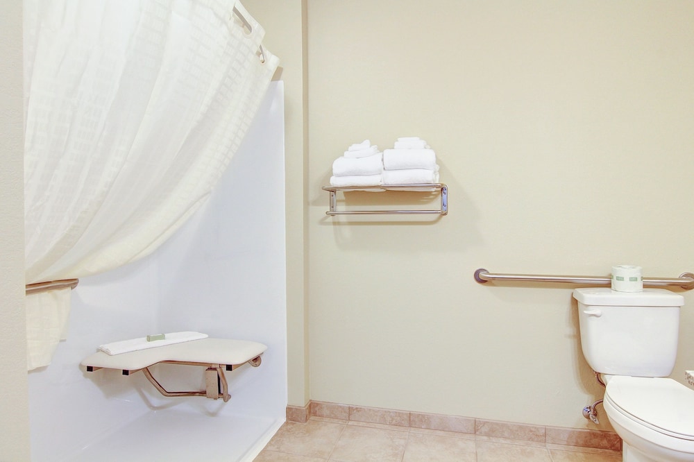 Cobblestone Inn & Suites Steele - photo 17