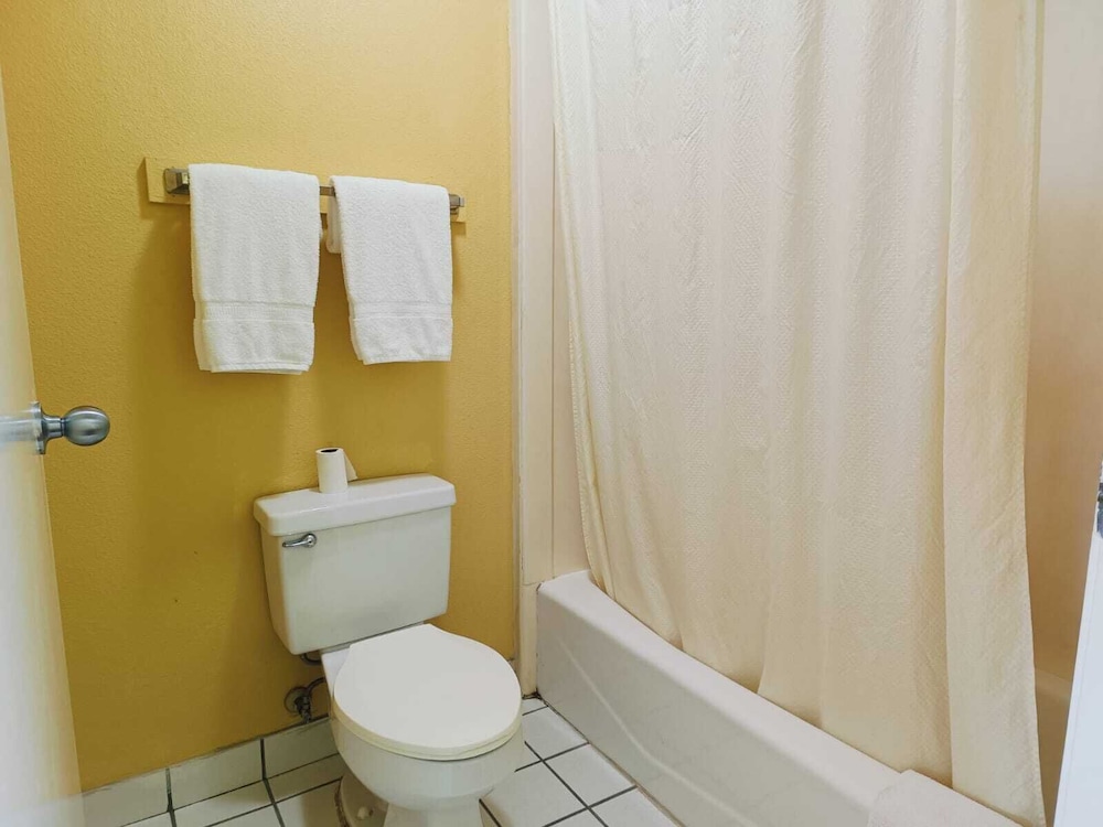 Heights Inn - photo 36