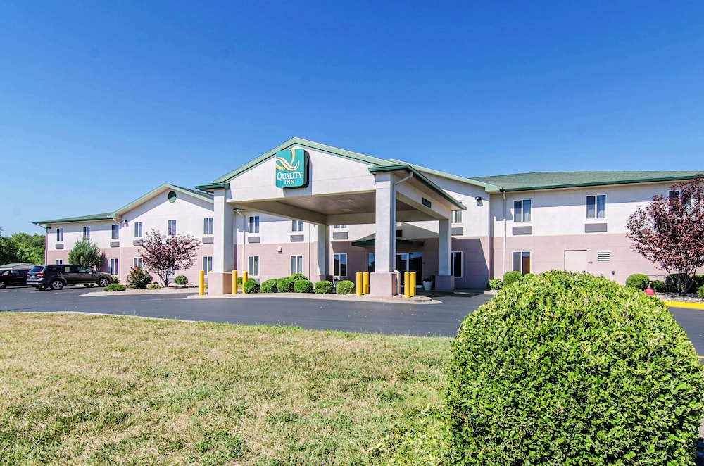 Quality Inn Junction City Near Fort Riley - photo 63