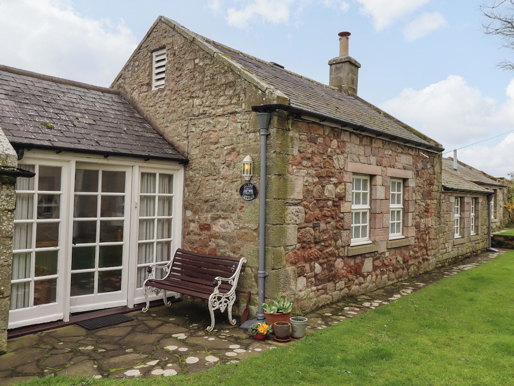 Glebe Cottage — 4-Star Luxury Hotel in Bamburgh, United Kingdom