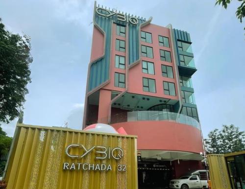 Cybiq Ratchada 32 by Pikul